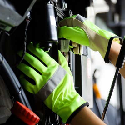 Soft Touch®Essential fluorescerande varselhandske getskinn VWK-1740