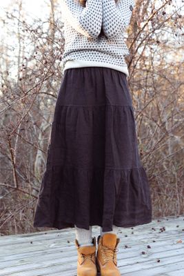 Mörkbrun linnekjol med volanger