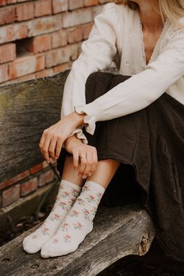 Maison Broussaud - Romantiska strumpor med vintage rosor