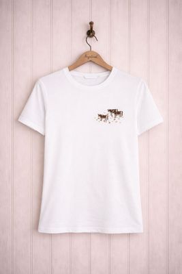 Vit t-shirt med broderade kor