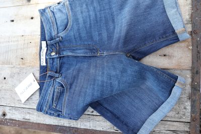 Blå jeansshorts med hög midja och stretch