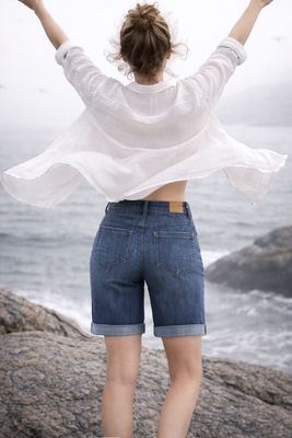 Blå jeansshorts med hög midja och stretch