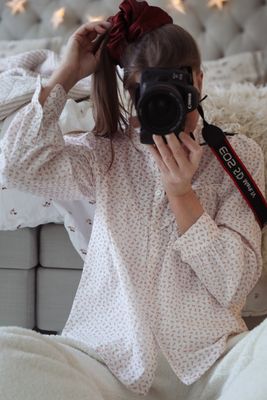 Lantlig blommig skjorta rosa vit