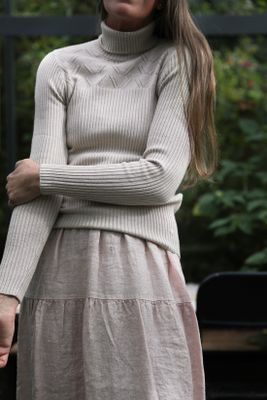 Romantisk stickad polotröja vintage beige