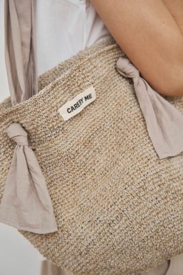 Handgjord flätad väska i hampa och bomull