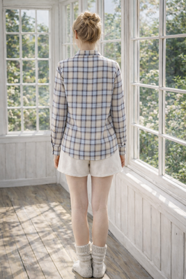 Lantlig rutig bomullsskjorta i blått och beige