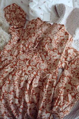 Romantisk lång klänning  spiced caramel