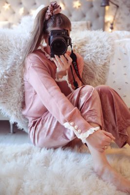 Raka byxor i velour gammalrosa