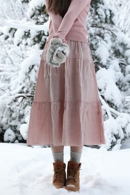 Rosa linnekjol med volanger