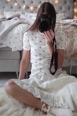 Söt ribbad topp med rosetter