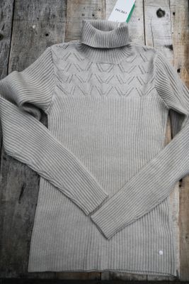 Romantisk stickad polotröja vintage beige