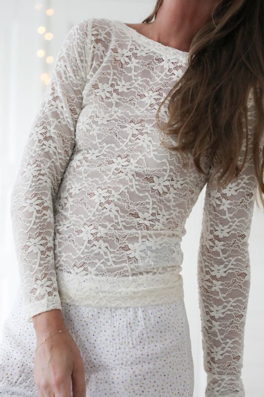 Romantisk cremevit spetstop