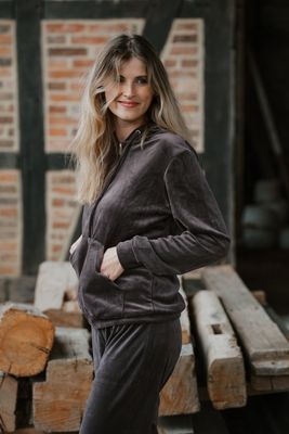 Velourset mörkbrunt