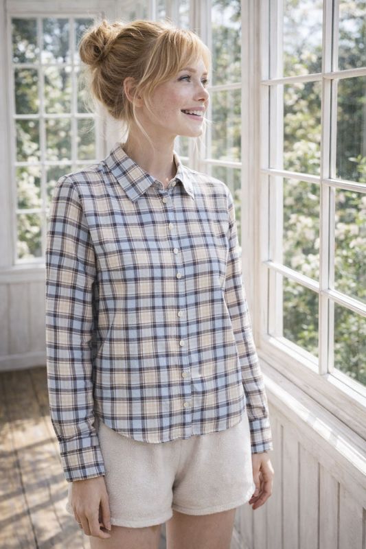 Lantlig rutig bomullsskjorta i blått och beige