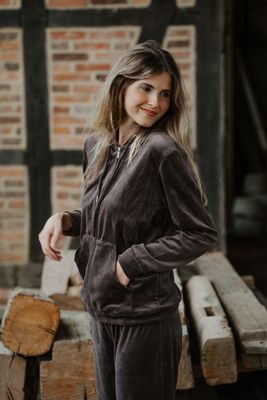 Velourset mörkbrunt