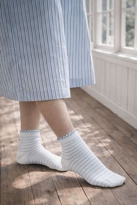 Blårandig bomullsklänning med fickor