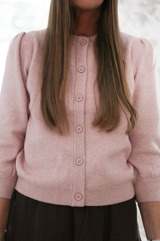 Cora stickad kofta med puffärm rosa