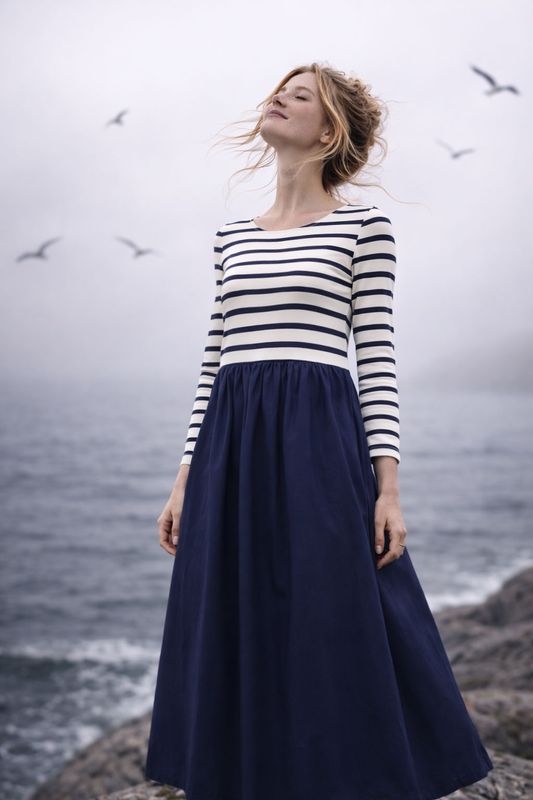 Randig klänning i skärgårdsblått