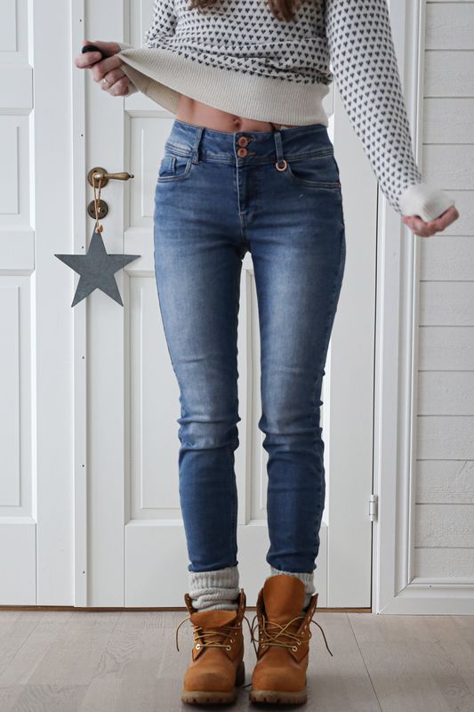 Blå jeans i bomullsdenim