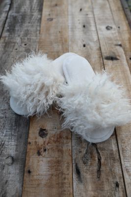 Fluffy tofflor creme