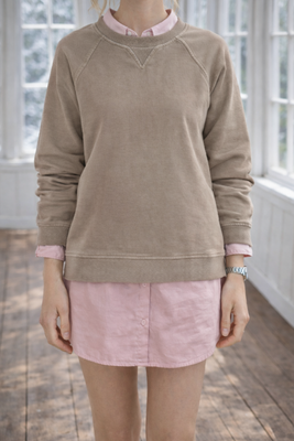 Nougatfärgad sweatshirt i mjuk bomull