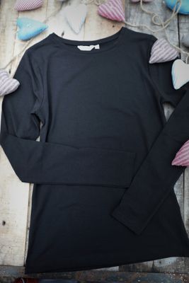 Svart långärmad baströja i bomullsmodal