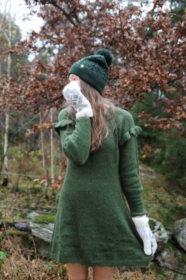 Mössa med pompong grön