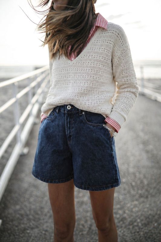 Blå jeansshorts i bomullsdenim med hög midja och avslappnad passform