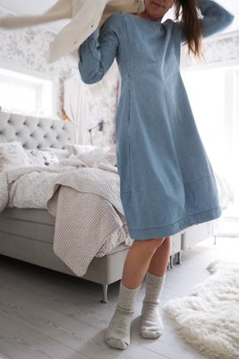 Söt jeansklänning i lantlig stil ljusblå