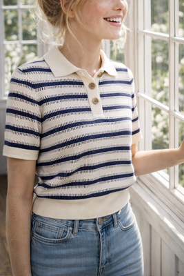 Stickad randig bomullstopp i blått och offwhite