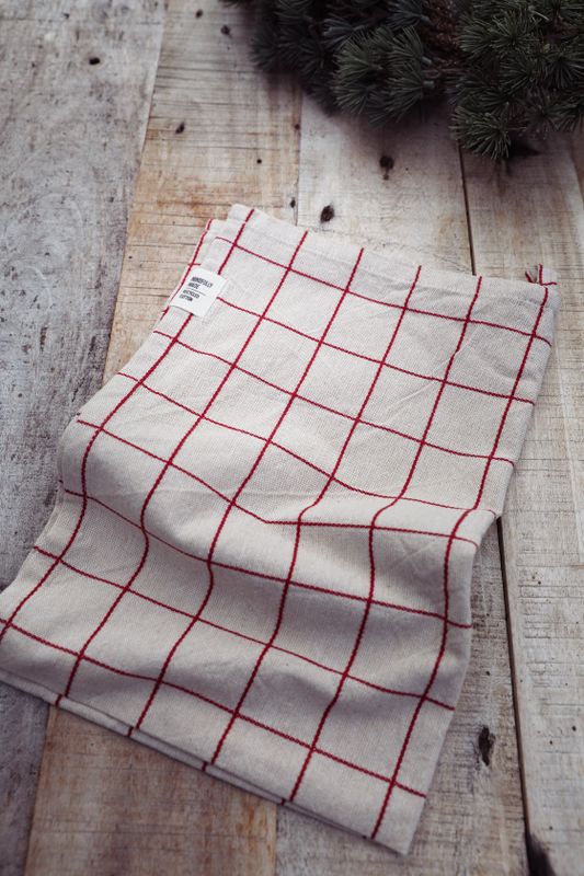 Rutig kökshandduk röd linnebeige