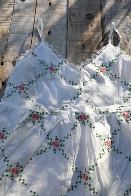 Romantic embroidered camisole with lace