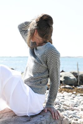 Gray wool sweater with a Scandinavian pattern