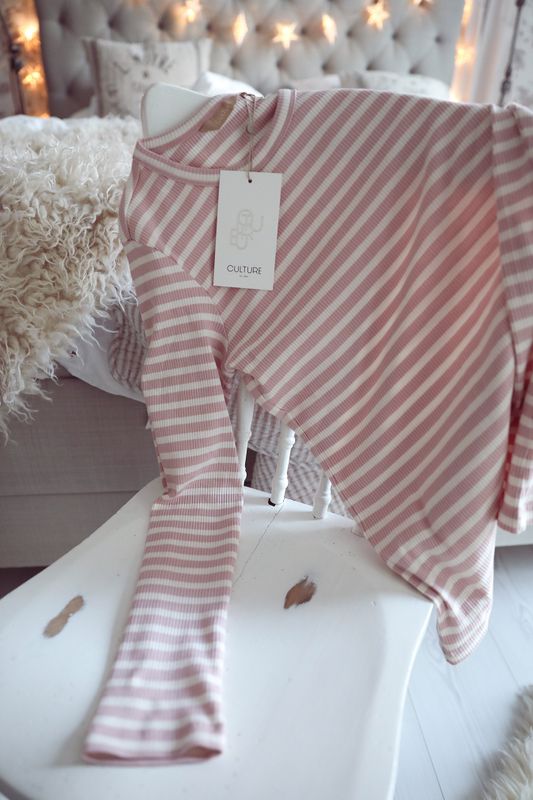 d1mONtTtXDrGiWM1770987194