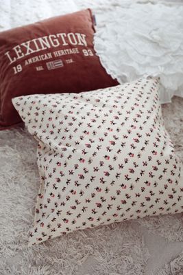 Småblommigt kuddfodral