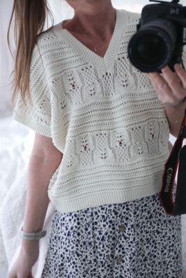 Ecru mönsterstickad tröja i bomull med kort ärm