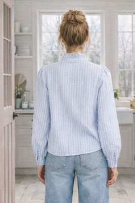 Elsa bäckebölja blus – ljusblå randig bomullsblus