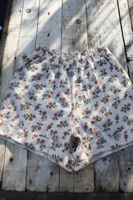 Handgjorda blommiga shorts