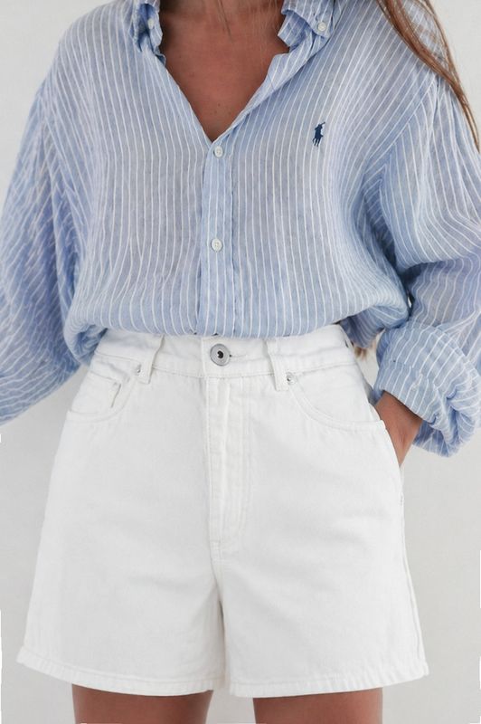 Vita jeansshorts i bomullsdenim med hög midja och avslappnad passform