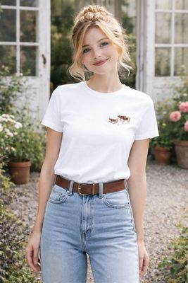 Vit t-shirt med broderade kor