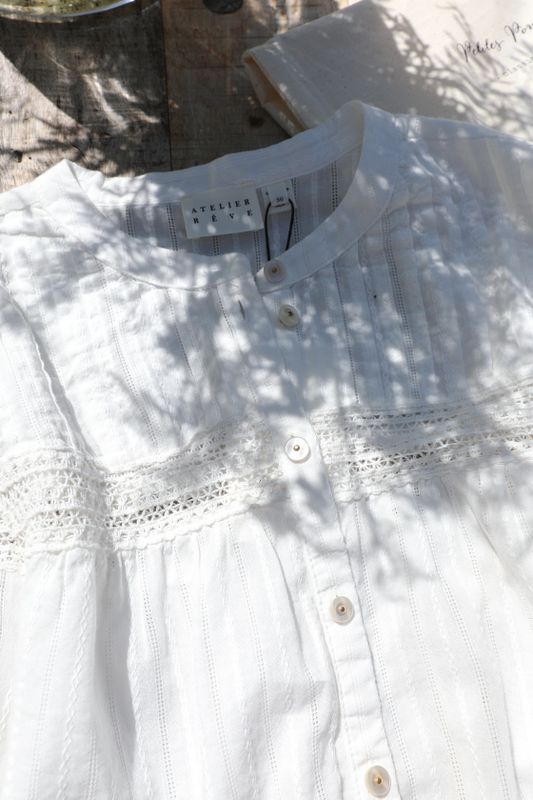 Saints romantisk vit blus