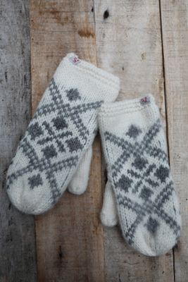 Varme luffer i shetlandsuld med skandinavisk mønster