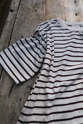 Winny T-shirt mörkbrun offwhite