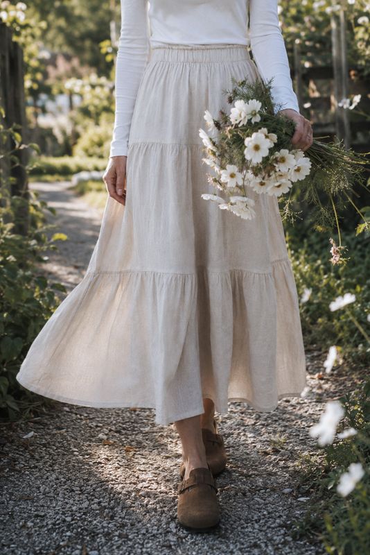 Beige linnekjol med volanger