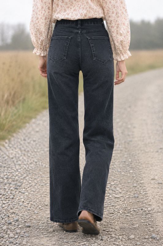 svarta Ana-jeans bak