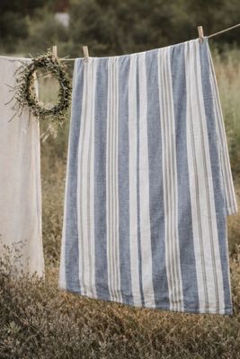 Randigt påslakanset i blått, beige och offwhite