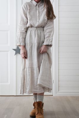 Beige linnekjol med volanger