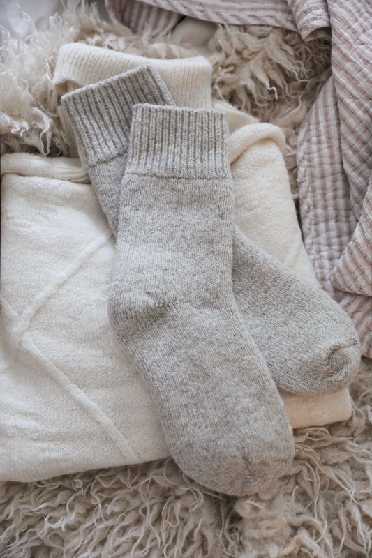 Grau melierte Raggsocken aus Wolle