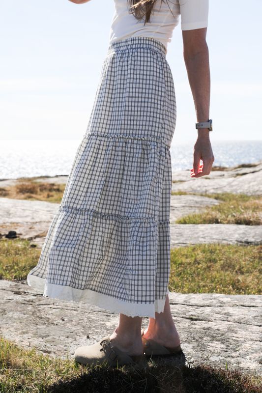 Rustic plaid skirt with embroidered lace