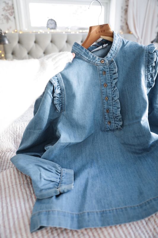 Lantlig jeansskjorta ljusblå